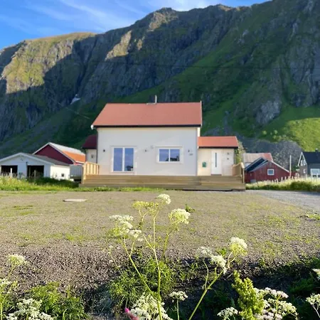 Lofoten_beach_hollyday_house_eggum